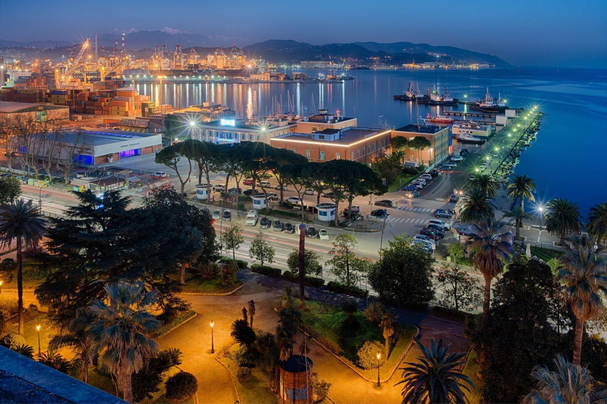 Nh La Spezia Hotel Екстериор снимка