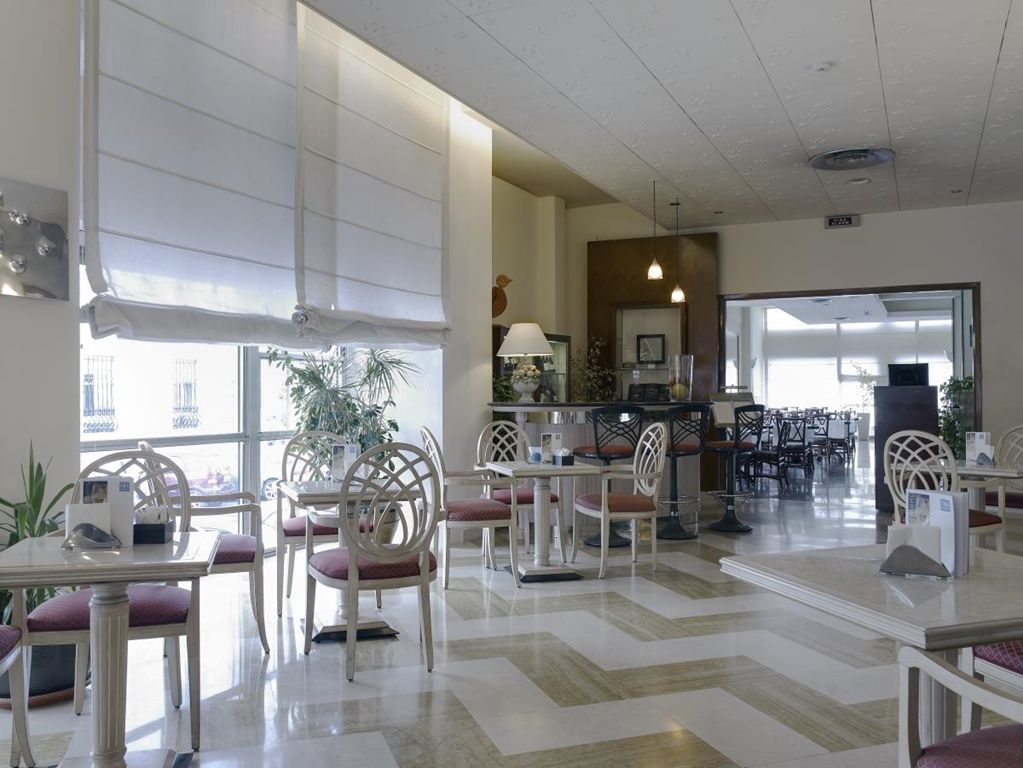 Nh La Spezia Hotel Ресторант снимка