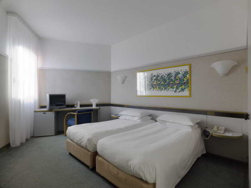 Nh La Spezia Hotel Екстериор снимка